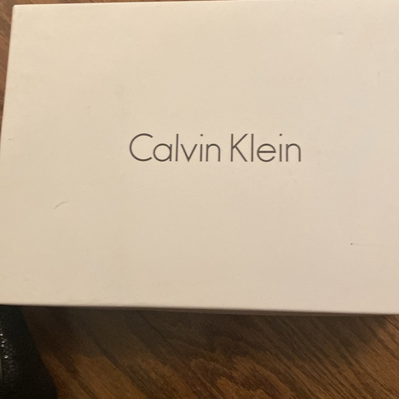 Calvin Klein Cora Metlc Honycmb NIB High Heels, Open Toed, 8M, 4.5” heels - Picture 6 of 7